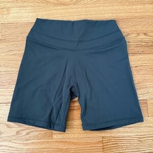 Oner Active Coal Unified High Waisted Shorts 6in Size M